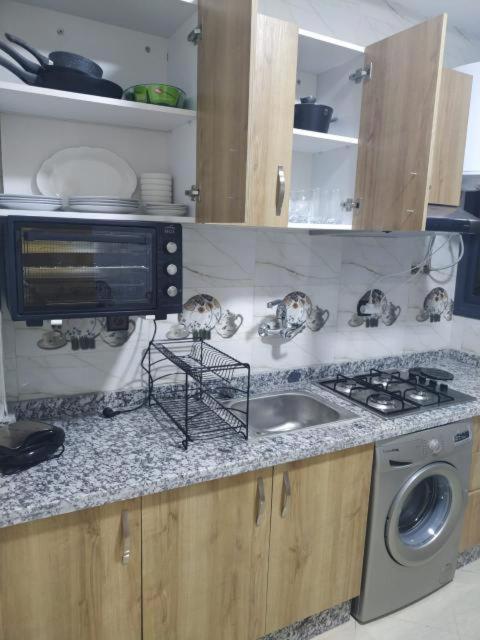 Appartement à alliance mehdia 2 juste pour couple marié on n'accepte pas les voyageurs célibataires ou les groupes d amis Kénitra Extérieur photo