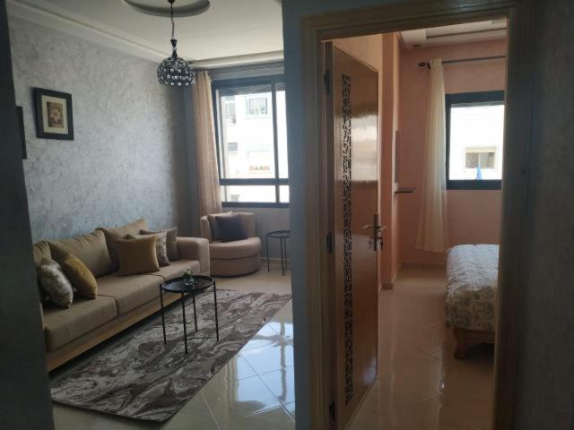 Appartement à alliance mehdia 2 juste pour couple marié on n'accepte pas les voyageurs célibataires ou les groupes d amis Kénitra Extérieur photo