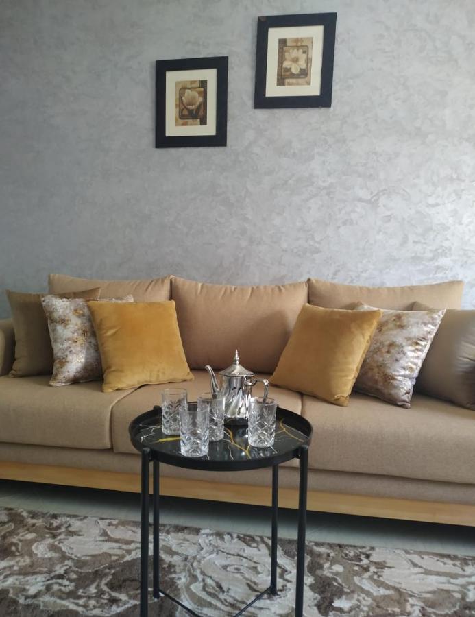 Appartement à alliance mehdia 2 juste pour couple marié on n'accepte pas les voyageurs célibataires ou les groupes d amis Kénitra Extérieur photo